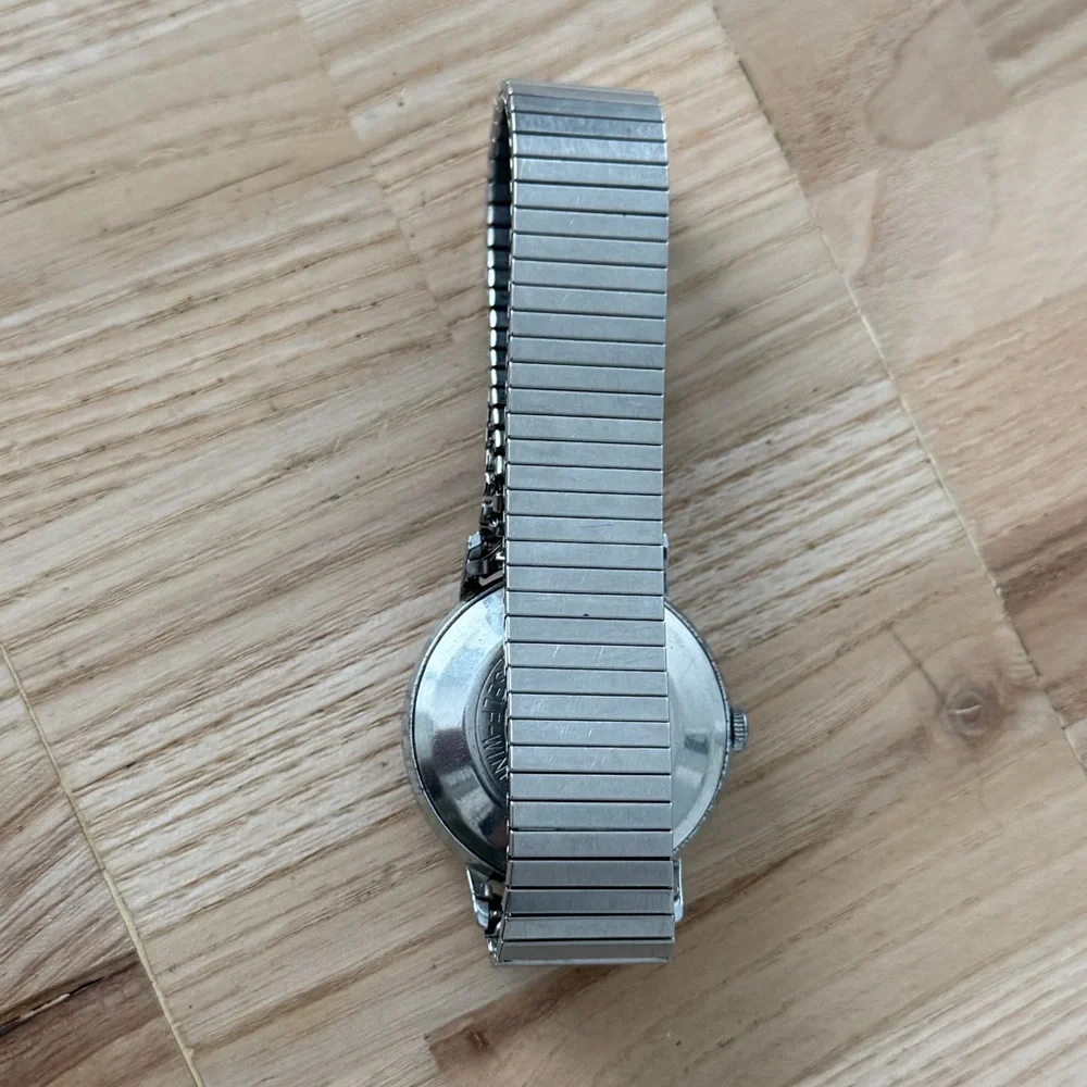 Timex 1968 Prestige 21 Jewels Self-Winding Vintage Watch Stainless Bracelet